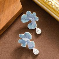 Zir*****il drop flower water drop earrings are fashionable, elegant and simple stud earrings, versatile temperament, small and fresh earrings for