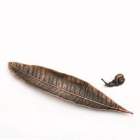 Vario lydinio A Leaf Boat smilkalų laikiklis su sraigių namų arbatos dekoro dovana metaliniu pagrindu beige