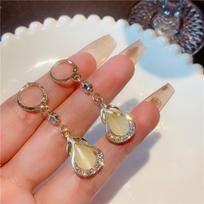 Trendy Water Droplet Crystal Drop Earrings for Women Golden Loop Purple White Round Circle Dangle Earrings Rhinestones Jewelry balta