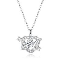 A Shot of The Heart-piercing Necklace for Women with A Niche Design and Sweet and Exquisite Temperament