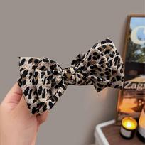 1pc Vintage Leopard Print Bow Premium Hair Grab Hair Accessory is suitable for women to wear pilka