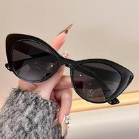 Retro High-End Cat Eye Sunglasses Trendy Outdoor Street Shooting Versatile Glasses Uv-Proof Sunglasses black
