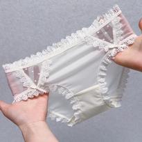 Japanese Leopard Print Lace Sexy Hip-hugging Panties: Youthful & Trendy Erotic Thongs for Women One Size white