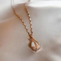 Fashion High Sense Imitation Opal Tulip Titanium Steel Necklace Girls Internet Celebrity Collarbone Chain gray
