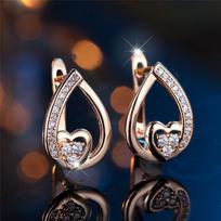 Fashion Love Heart Black Cubic Zircon Drop Earrings for Women Gold Color Daily Jewelry Gift balta/auksas