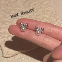 Exquisite And Small Zircon Pearl Bow Stud Earrings Women'S Light Luxury Niche High-End Personality Simple And Versatile Earrings