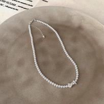 Sweet And Cool Style Gentle Bow Pearl Necklace Female Elegance Light Luxury Retro Fashion Personality Versatile Neck Chain Collarbone Chain