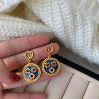 Hong Kong Style Retro Oil Painting Stud Earrings Women'S Light Luxury High Sense Exquisite Smart Fashion Temperament Versatile Earrings Earrings