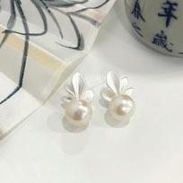 Leaf Pearl Earrings New Light Luxury High-end Temperament Earrings Niche Design