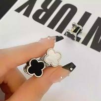 Forward And Reverse Two Wear Black And White Four-Leaf Clover Light Luxury Earrings Buckle Delicate Earrings New High-Level Women's Earrings balta