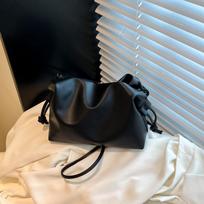Ladies 2025 pearl bow new trend fashion pleated cloud large capacity portable messenger bag black no pendant