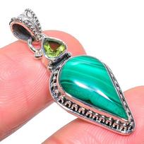 Natūralus malachitas, peridoto brangakmenis 925 prabos sidabro pakabukas 1.42  C3N10 blue