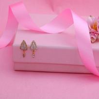 Moteriški paauksuoti auskarai-studijos Estele su amerikietiškais deimantais ir rubinais Mariposa Lily pink