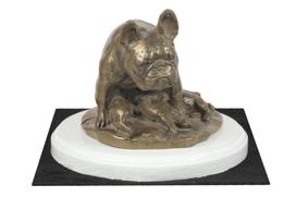 Prancūzų buldogas, Frenchie I - šuns figūrėlė, figūrėlė ant balto pagrindo, trofėjus Art-Dog šunų parodos parodoje ruda