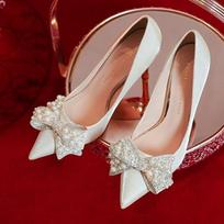 fashion Luxury Pearl Bowknot Wedding Bridal Shoes for Women 2024 Sexy Pointed Toe Stiletto Heel Pumps Woman Beige Satin High Heels Shoes 35 smėlis