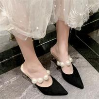 Fashion 2024 New Fashion Women's Pearl Hoop Slip-on Pointed Toe Square Heel Shoes 35 juoda