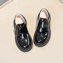 Boys Classic Cute Party Shoes 2024 Britain Style Spring New Glossy Kids Fashion Hook & Loop Non-slip Loafers for Wedding Shows 26 juoda