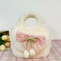 Aštuonių colių lėlės griebimo automatas lėlė maža šviežia rankinė mergaitė žiema tulpės pliušinis krepšys 20cm beige
