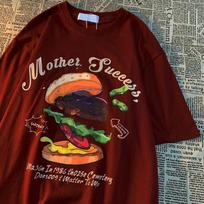 Delicious Burger American Retro Fun Printed Short Sleeved T-shirt For Men Women Street Loose Versatile Half Sleeved Funny Tee S smėlis
