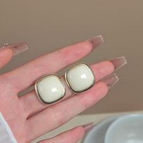 Vintage Fashion square Pearl Stud Earrings Female beige Simulated Pearl Earrings for Women Wedding Jewelry