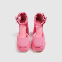 Wang Xinling's same Barbie powder waterproof table high heels show thin bag head one-word buckle sandals women's new models in 2025 35 rožinė