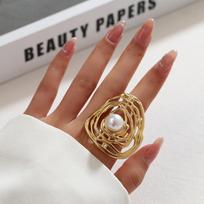 New, exaggerated metal wind pleated imitation pearl ring, personalized sweet and cool line open ring