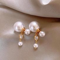 Pearl fringed earrings for women, a two-wear French stud earrings, fashion temperament earrings, light luxury and high-end sense