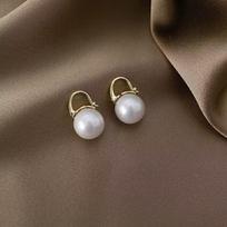 Rhinestone Pearl Ear Cuff: Chic Korean Design Earrings for Women
