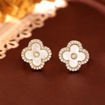 Chic Natural Mother-of-Pearl Four-Leaf Clover Earrings - Stylish, Fresh, and Trendy Accessory
