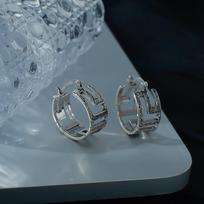 Niche Cold Wind Tang Grass Flower Hollow Geometric Earrings Niche Design Sense Advanced Sense Light Luxury Retro Hip Hop Earrings