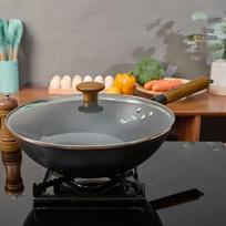 Zhang Xiaoquan Huarui 32cm Uncoated Fine Iron Wok with Lid