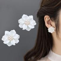 Elegant Inlay Beads Women Girl Simulated Pearl Big White Flower Camellia Stud Earrings