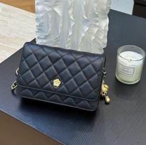 Xiaoxiangfeng camellia woc fortune bag golden ball chain shoulder messenger bag genuine leather rhombus flower small square bag female 19*12*4cm