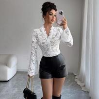 Women's V-Neck Lace Flare Sleeve Fitted Blouse S balta