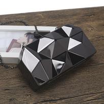 2019 Women's Fashion Metal Irregular Clutch Crossbody Bag juoda