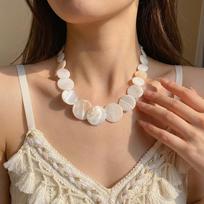 Vintage Round White Shell Choker Necklace for Women Bohemian Geometry Splicing Collarbone Chains Girl Daily Versatile Jewelry