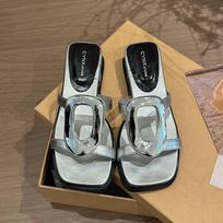 French temperament thick-bottomed one-word women's outer wear 2025 summer new metal buckle retro slope heel open-toed cool slippers 35 sidabras