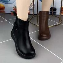 Autumn and winter new thick-soled Martin boots short boots women's soft leather thick-soled lightweight velvet warm middle-aged mother flat-heeled cot 35
