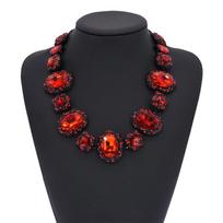 Luxury Crystal Pendant Choker, Exaggerated Light Luxury Collarbone Necklace For Women raudona