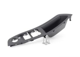BMW F10 F11 priekinių durų traukos rankena kairė apdailos detalė originali 51417225865