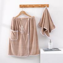 Minkštas, storas, sugeriantis vyriškas koralų vilnos rankšluosčių rinkinys prabangiai vonioje. Galima nešioti kaip sijoną arba apsivilkti kaip chalatą. Men's Bath Skirt 70x140cm gray