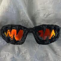 2026 New Avant garde Personalized Handmade Sunglasses Unique Styling Punk Style Fashion Sunglasses for Men and Women raudona