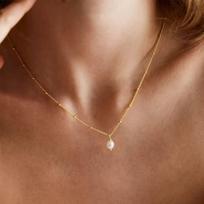 Korean version of simple freshwater pearl necklace niche design double-layer collarbone chain versatile sweater chain