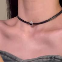 Gothic Multi Layer Black Peach Heart Choker Clavicle Chain Necklace for Women Girls Aesthetic Black Crystal Y2K Jewelry