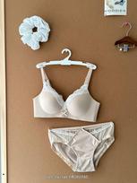 Women's Push-Up Lace Bra: Enhances Bust & Reduces Sagging, Thick Bottom & Thin Top, Gathers Underarm Fat, Beautiful Back Design 32/70AB Bra Only kūno spalva