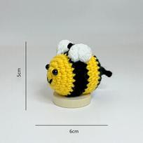 Kawaii Crochet Little Desk Ornament Home Room Decoration Handmade Woven Positive Bee Birthday Gifts For Children Kindergarten No Base