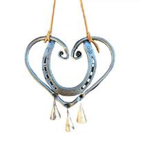 Lucky Love Wind Chime Retro Horseshoe Wind Chime Wall Hanging Ornament Metal Heart Shaped Decor for Patio Outdoors Garden Window