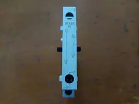 „Lovato Electric“ mechaninis blokatorius BF40-BF94 kontaktoriams su 2 NC kontaktais, montuojamas šone BFX5301