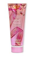 Kūno losjonas Victoria’s Secret Velvet Petals Candied, 236 ml