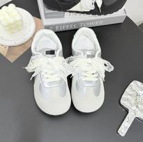 Light luxury American silver German training shoes women's 2025 autumn new lace little white shoes niche women's shoes versatile casual board shoes 35 juoda